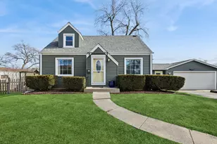 373 Woodbridge St, Des Plaines, IL 60016 - Photo 1