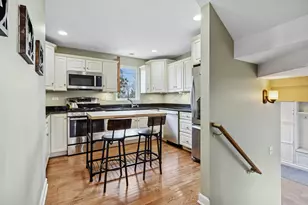 373 Woodbridge St, Des Plaines, IL 60016 - Photo 6