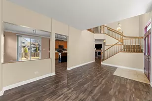 1782 Montrose Dr, Aurora, IL 60503 - Photo 4