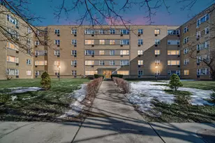 6161 N Hoyne Ave, Chicago, IL 60659 - Photo 2