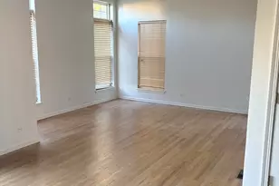 610 Daisy Ln, Roselle, IL 60172 - Photo 8