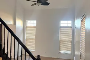 610 Daisy Ln, Roselle, IL 60172 - Photo 6