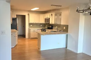 610 Daisy Ln, Roselle, IL 60172 - Photo 10