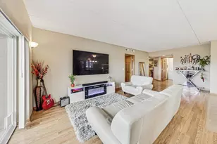 6559 W George St, Chicago, IL 60634 - Photo 10