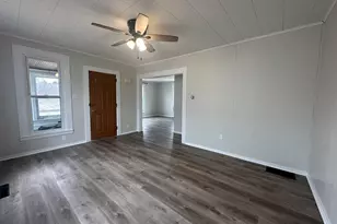 701 W Wall St, Morrison, IL 61270 - Photo 4