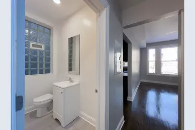 906 W Montrose Avenue #2, Chicago, IL 60613 - Photo 12