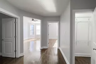 906 W Montrose Ave, Chicago, IL 60613 - Photo 14