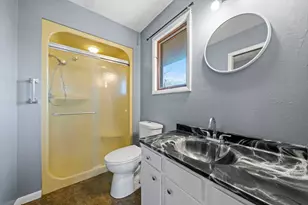 6466 Thorncrest Dr, Rockford, IL 61109 - Photo 20