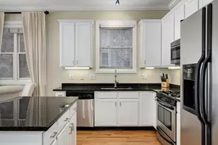 2512 W Thomas St, Chicago, IL 60622 - Photo 8