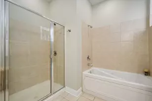 2512 W Thomas St, Chicago, IL 60622 - Photo 12