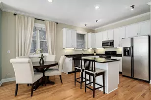 2512 W Thomas St, Chicago, IL 60622 - Photo 6