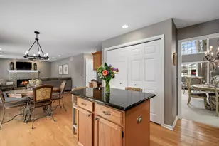 2412 Pepper Tree Ct, Lisle, IL 60532 - Photo 10