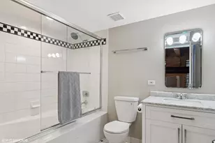 11 N Green St, Chicago, IL 60607 - Photo 6