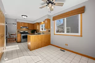 1416 Lucerne Dr, Crystal Lake, IL 60014 - Photo 8