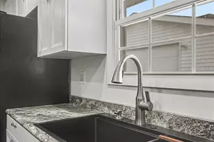 210 Brookhaven Dr, Elk Grove Village, IL 60007 - Photo 16