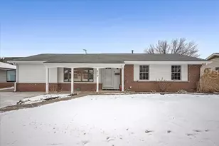 210 Brookhaven Dr, Elk Grove Village, IL 60007 - Photo 1