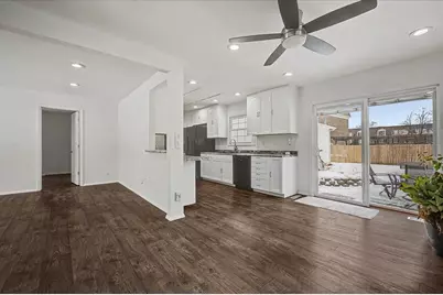 210 Brookhaven Drive, Elk Grove Village, IL 60007 - Photo 8