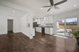 210 Brookhaven Dr, Elk Grove Village, IL 60007 - Photo 8