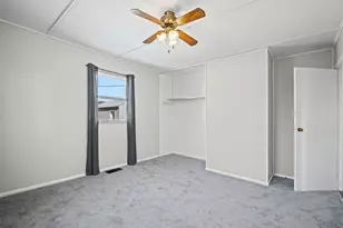 34 Golfview Ln, Carpentersville, IL 60110 - Photo 14