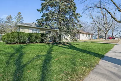 34 Golfview Lane, Carpentersville, IL 60110 - Photo 2