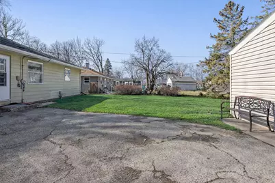 34 Golfview Lane, Carpentersville, IL 60110 - Photo 24