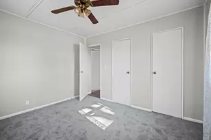 34 Golfview Ln, Carpentersville, IL 60110 - Photo 18