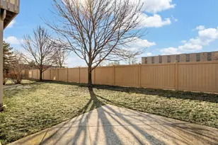 48 Arboretum Dr, Lombard, IL 60148 - Photo 22