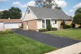 6932 W 91st St, Bridgeview, IL 60455 - Photo 2