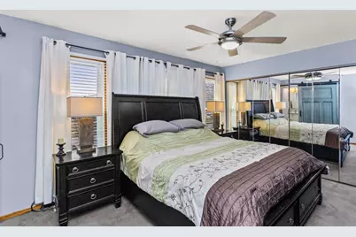 960 Mensching Road, Roselle, IL 60172 - Photo 14