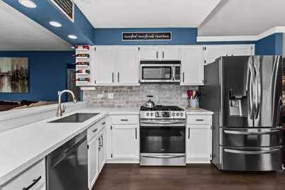 960 Mensching Road, Roselle, IL 60172 - Photo 10