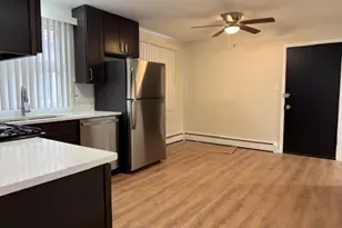 2431 N 76th Ct, Elmwood Park, IL 60707 - Photo 6