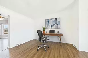 12 Surrey Ct, Grayslake, IL 60030 - Photo 6