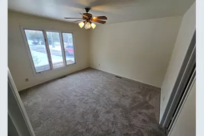 905 Hickory Road, Woodstock, IL 60098 - Photo 26