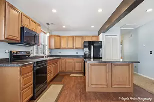 39450 N Circle Ave, Antioch, IL 60002 - Photo 6