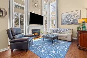 8007 Sierra Woods Ln, Carpentersville, IL 60110 - Photo 4