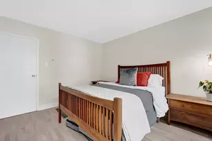 247 E Chestnut St, Chicago, IL 60611 - Photo 26