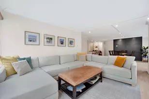 247 E Chestnut St, Chicago, IL 60611 - Photo 8