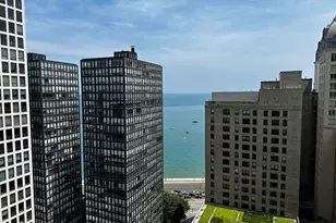 247 E Chestnut St, Chicago, IL 60611 - Photo 36