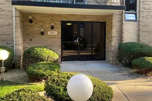 10117 S Cicero Ave, Oak Lawn, IL 60453 - Photo 1