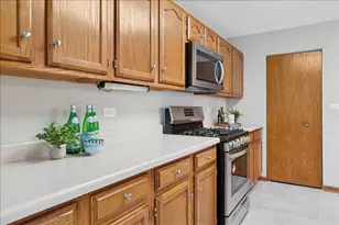 30W073 Penny Ln, Warrenville, IL 60555 - Photo 6