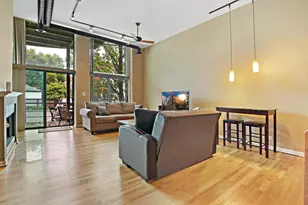 2343 N Greenview Ave, Chicago, IL 60614 - Photo 2