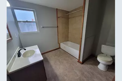 514 E Marquette Street, Ottawa, IL 61350 - Photo 6