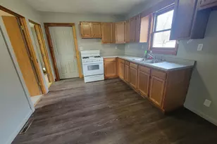 514 E Marquette St, Ottawa, IL 61350 - Photo 2