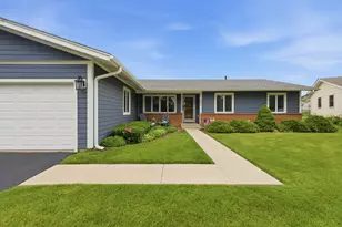 1321 Cumberland Cir E, Elk Grove Village, IL 60007 - Photo 2