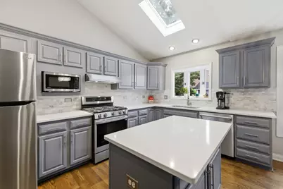 1321 Cumberland Circle E, Elk Grove Village, IL 60007 - Photo 12