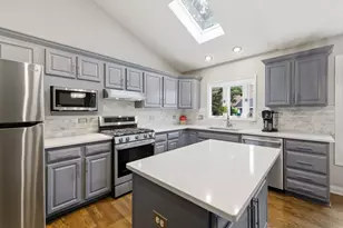 1321 Cumberland Cir E, Elk Grove Village, IL 60007 - Photo 12