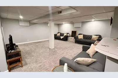 1065 Hiawatha Drive, Elgin, IL 60120 - Photo 16