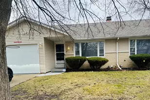 1065 Hiawatha Dr, Elgin, IL 60120 - Photo 1