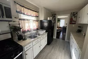 838 Glidden Ave, Dekalb, IL 60115 - Photo 8