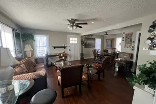 838 Glidden Ave, Dekalb, IL 60115 - Photo 4